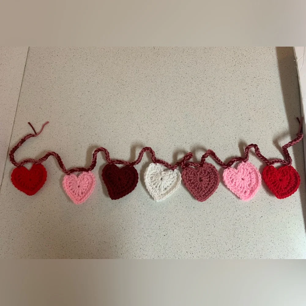 Valentines Hearts Seven Garland New Pink, Red, Mauve, White & Burgundy Handmade